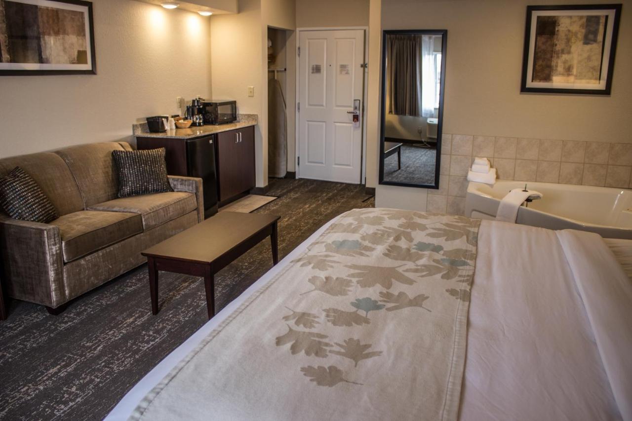 Cobblestone Suites - Oshkosh Exterior photo