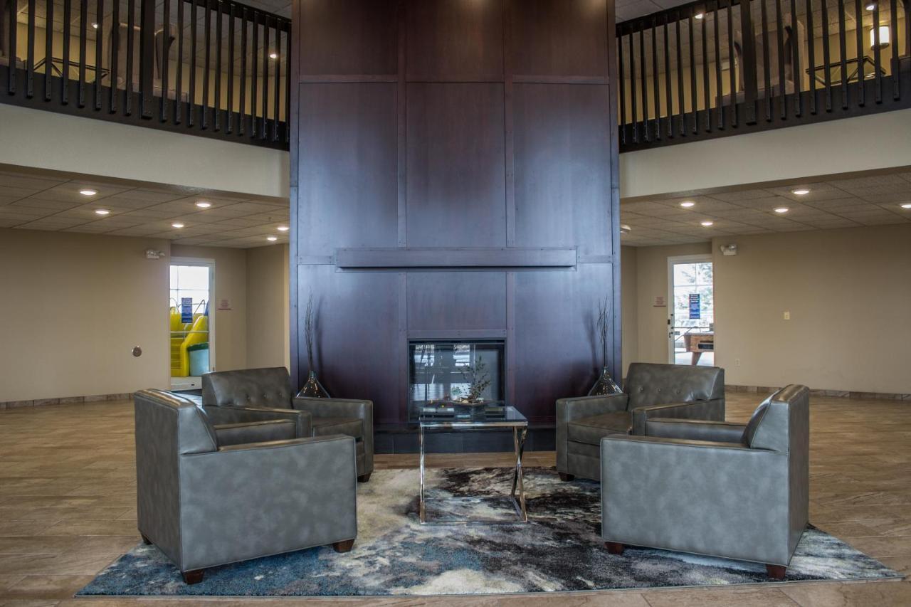 Cobblestone Suites - Oshkosh Exterior photo