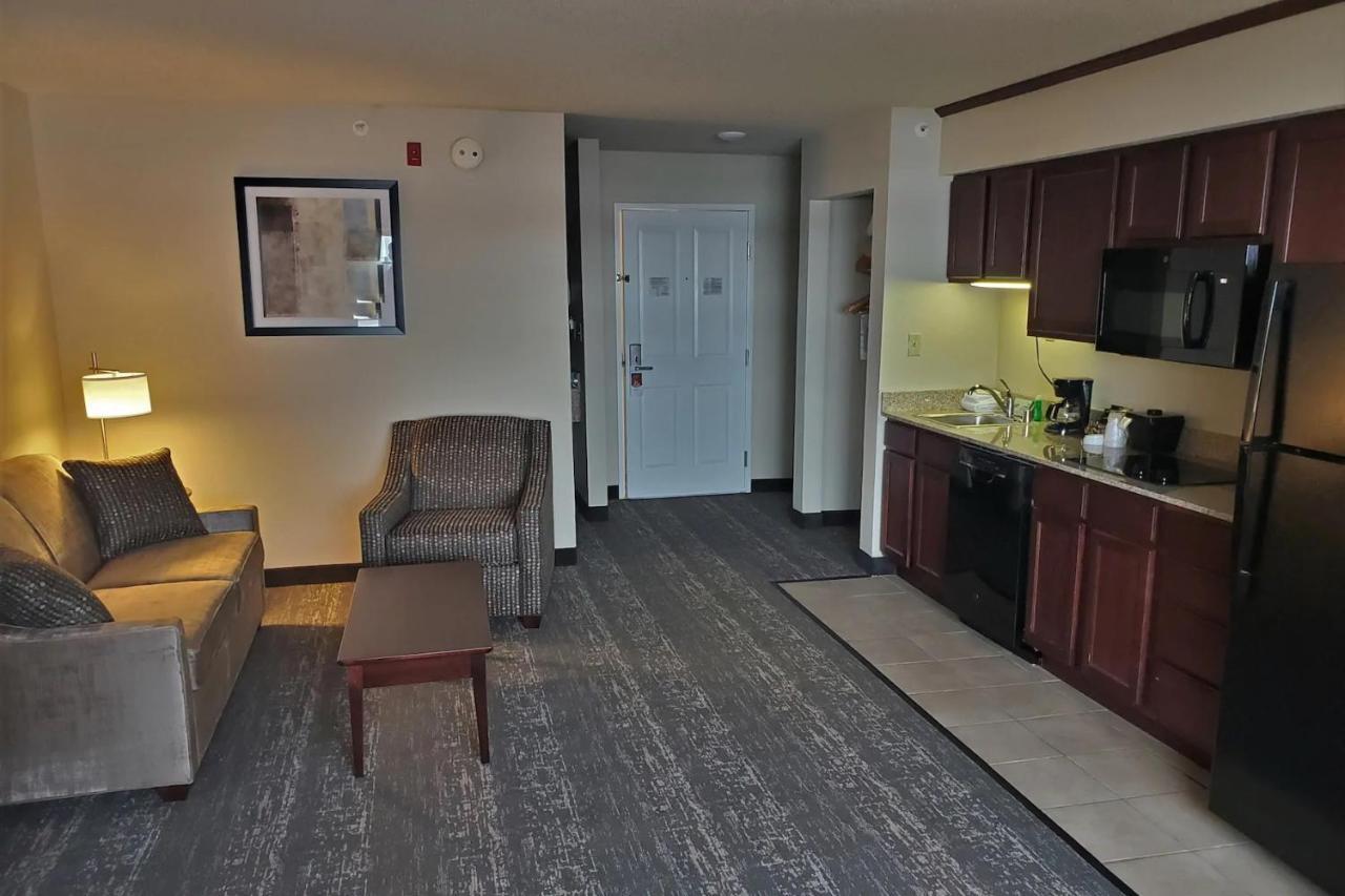 Cobblestone Suites - Oshkosh Exterior photo