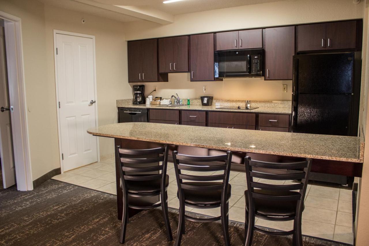 Cobblestone Suites - Oshkosh Exterior photo