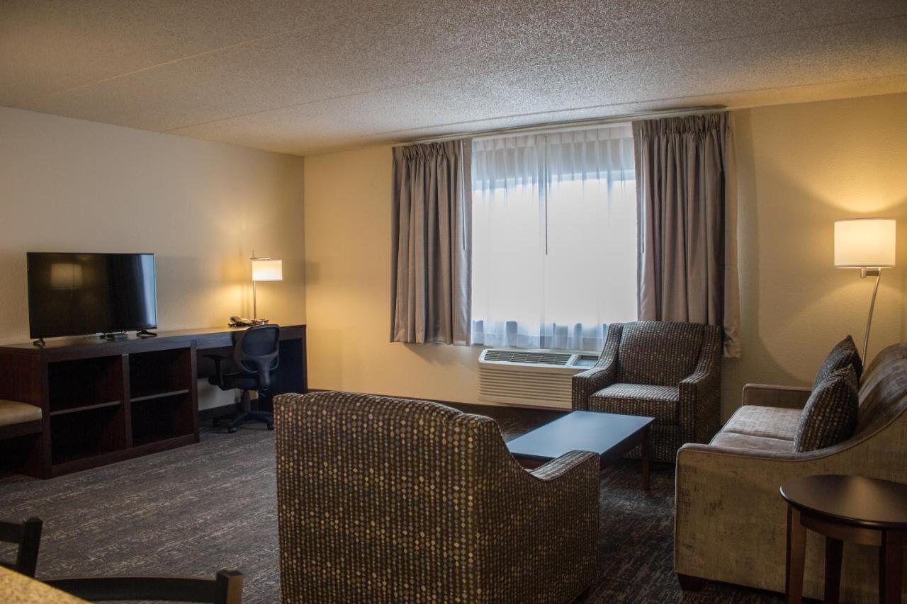 Cobblestone Suites - Oshkosh Exterior photo
