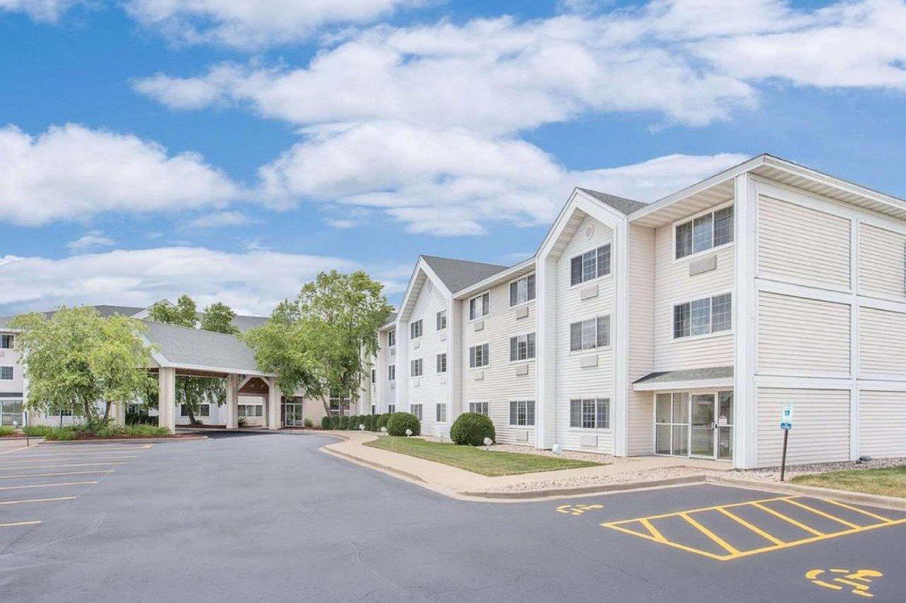 Cobblestone Suites - Oshkosh Exterior photo